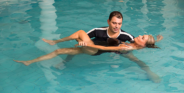 Watsu Therapy in the pool 