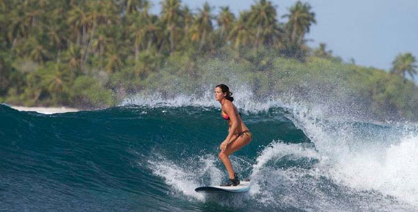 surfing at Maalifushi