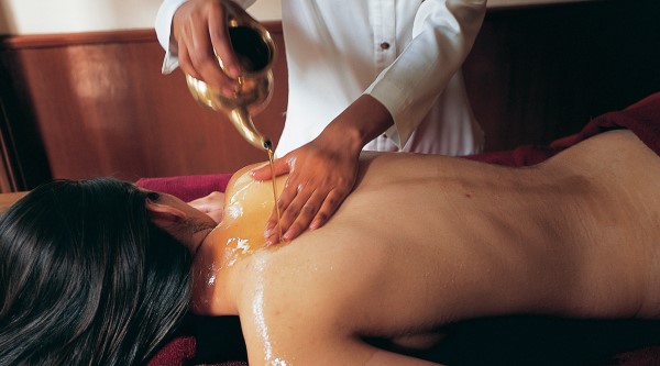 Ayurveda treatment at Ananda in India
