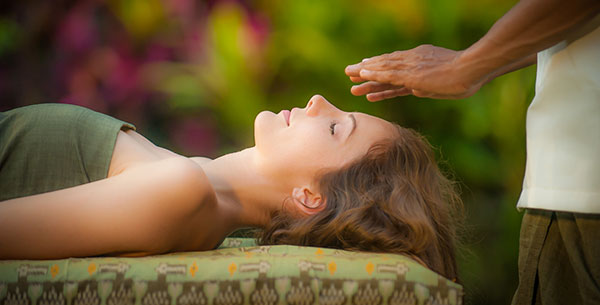 Relaxing spa treatment at Ananda in the Himalayas in India