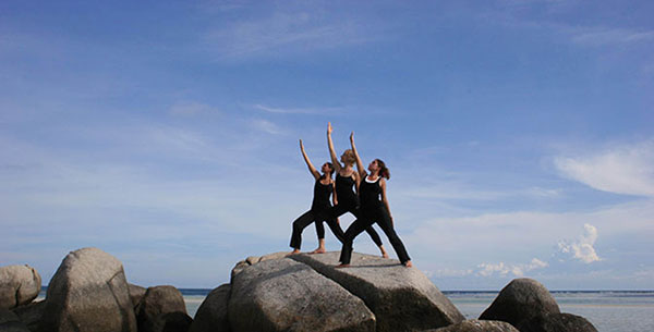 Holidays for Couples with Different Hobbies: Practice yoga at Kamalaya in Thailand