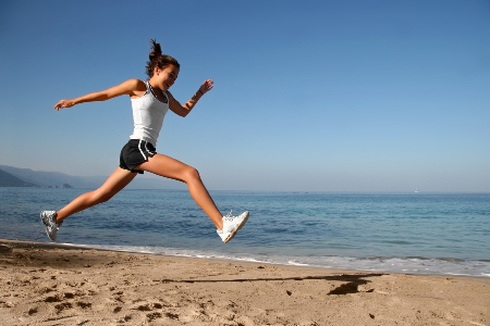 girl running work out healthy back pain