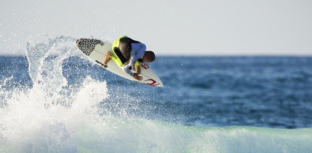 8 Reasons to Go on a Learn to Surf Holiday