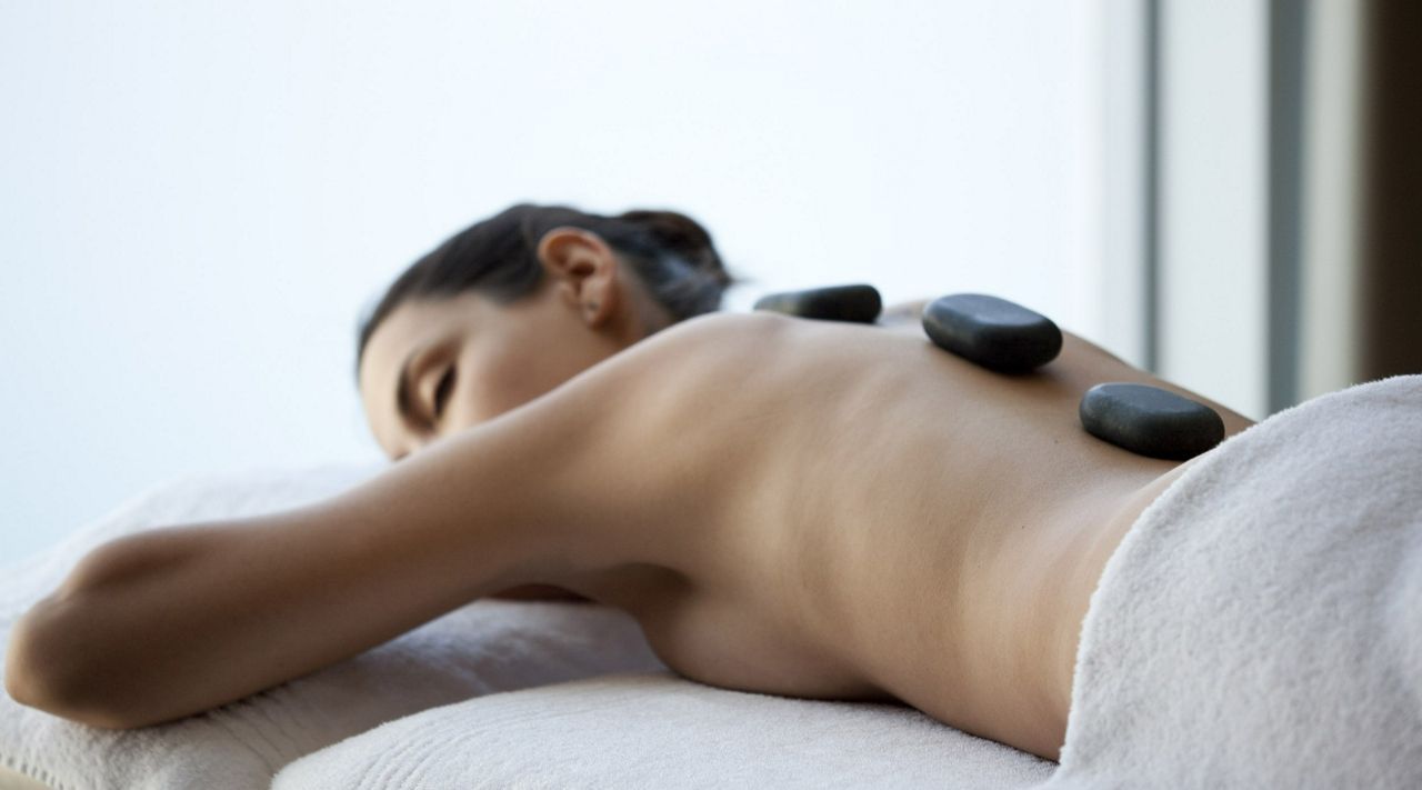 Relaxing stone massage in Portugal 