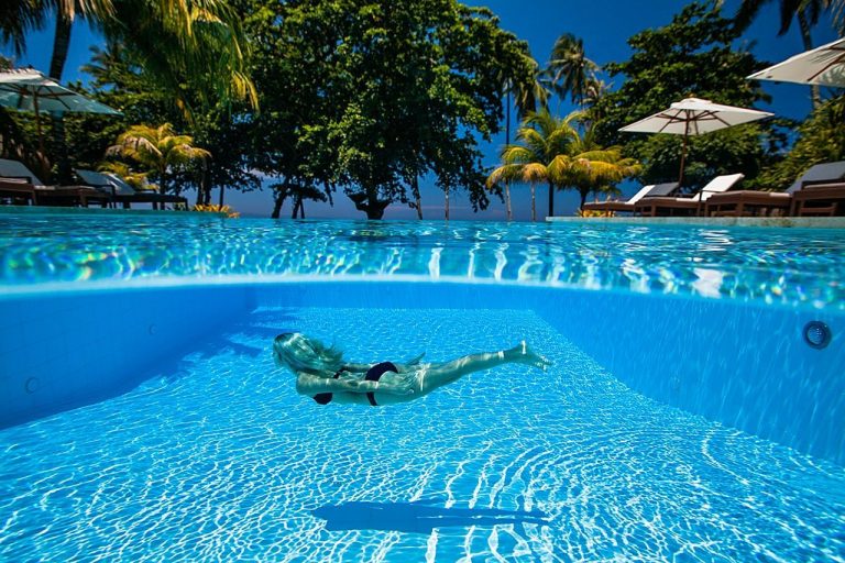 How to Style your Holiday