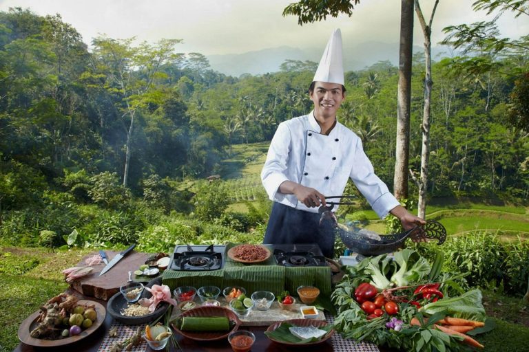 Top Wellness Retreats for Healthy Foodies