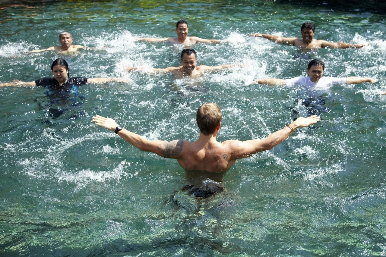 Learn how to swim on a healthy holiday