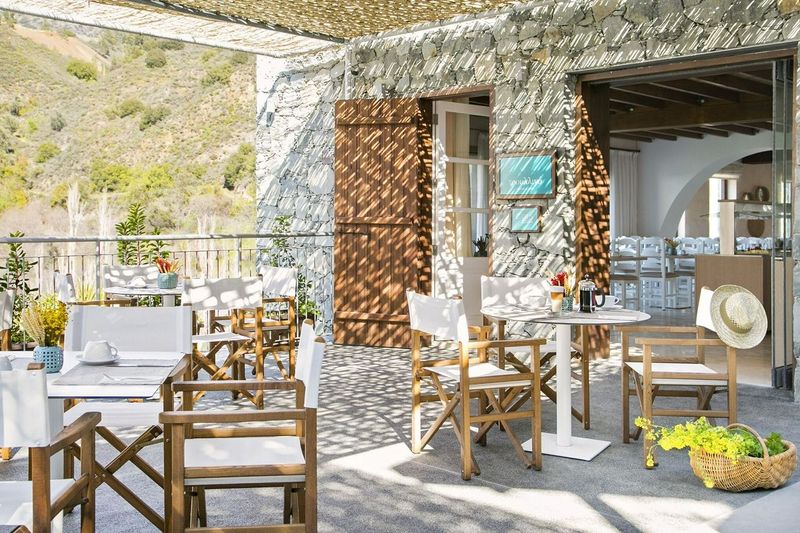 Casale Panayiotis breakfast courtyard