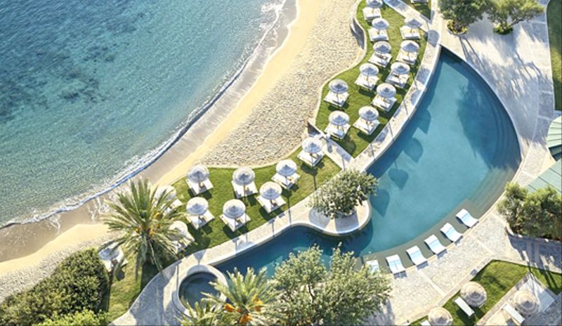 Swimming pool of Porto Elonda Golf & Spa