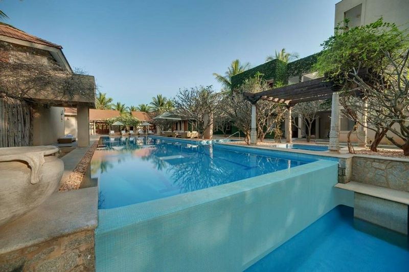 Pool fountain at Shreyas