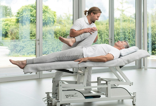 Man in physio session with staff at Park Igls on a dedicated health retreat
