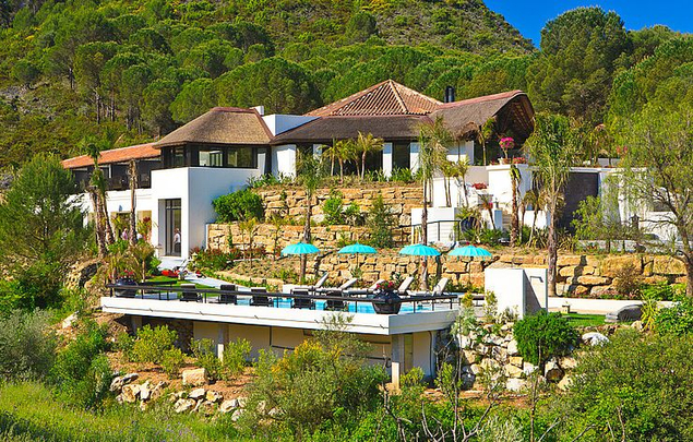 White building at Shanti Som