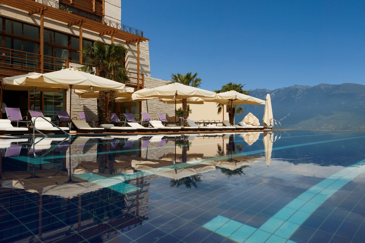 Lefay Resort pool in Italy