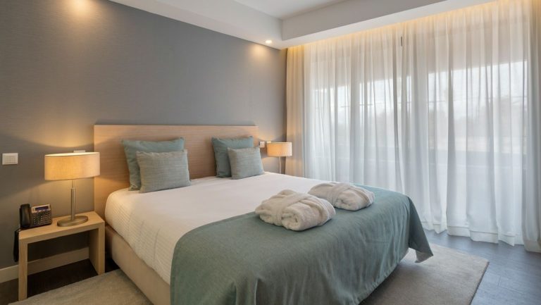 Yoga Retreat with Yoga Coaches Matt Huy & Saz Newman at Longevity Health & Wellness Hotel