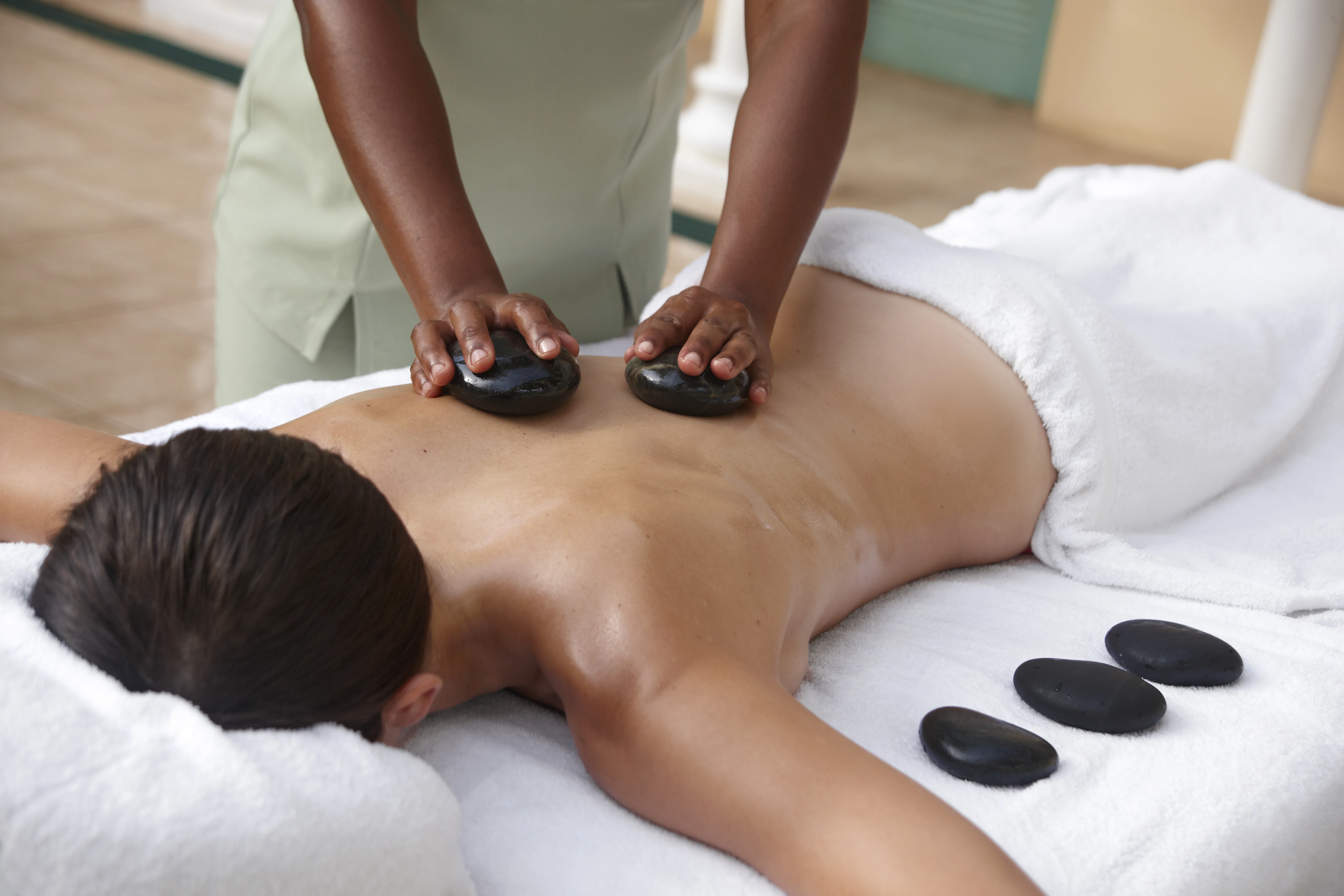 Hot stone massage at BodyHoliday