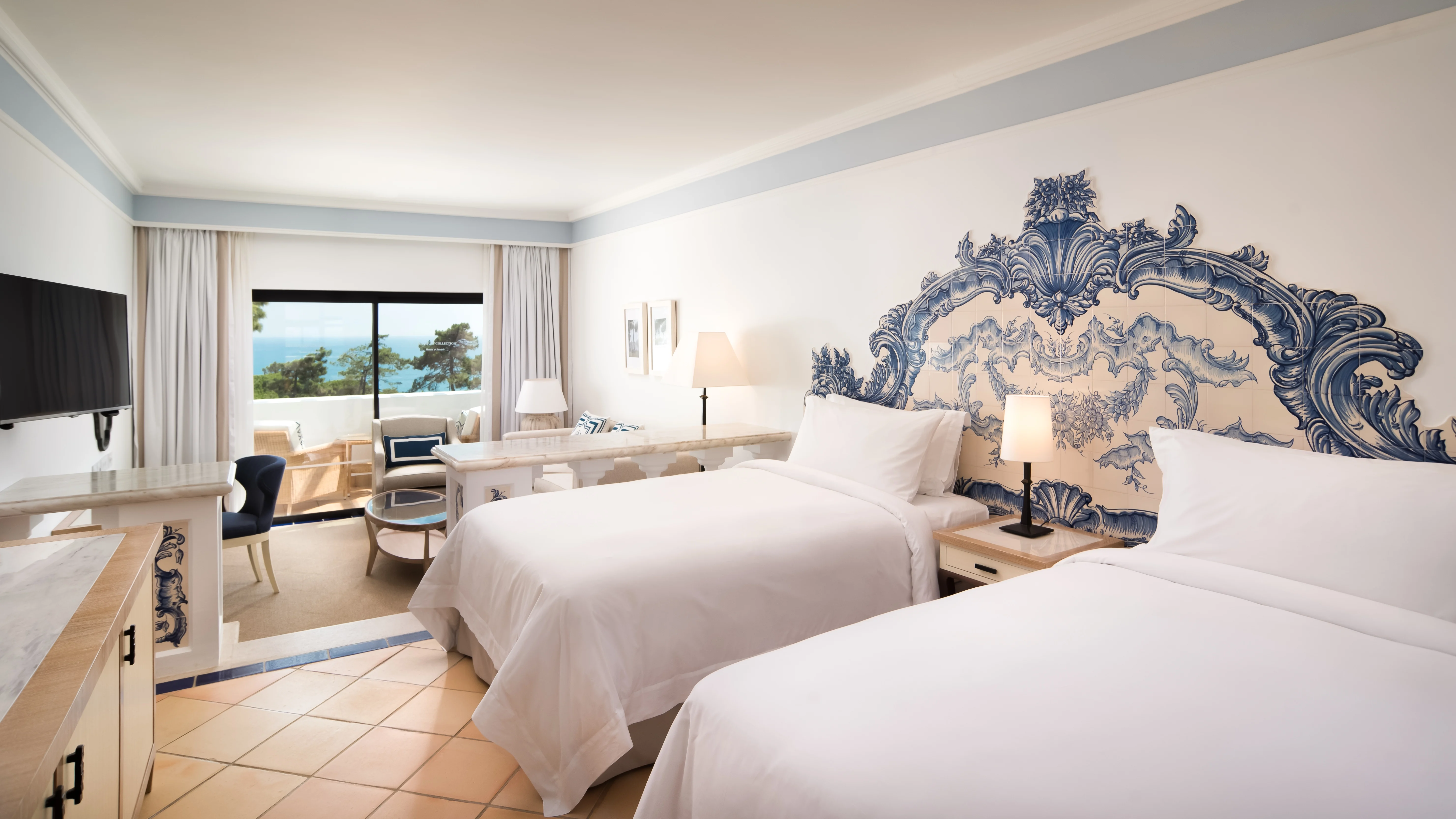 Pine-Cliffs-grand-deluxe-room-twin