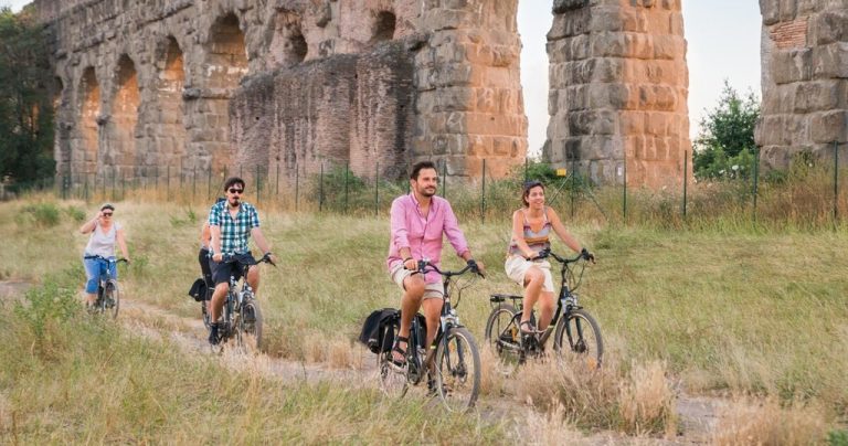Italy - DiscoverAncientRomeviaBicycle